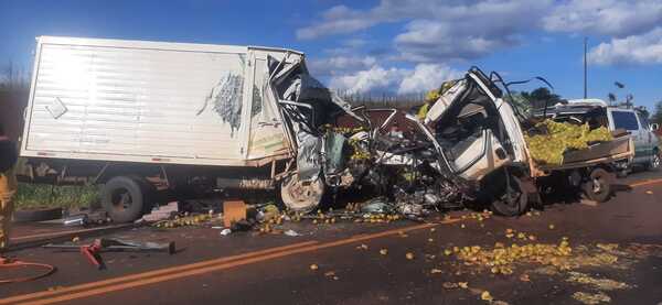 Un muerto y dos heridos en un fuerte accidente de tránsito entre dos camiones en Itapúa - Megacadena - Diario Digital