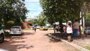 Vendedores piden que se les deje trabajar en la playa municipal de Areguá