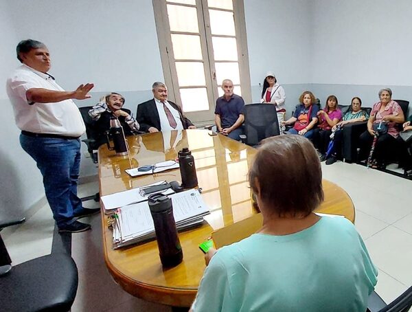 Reclaman intervención urgente de la Caja de Jubilados Municipales · Radio Monumental 1080 AM