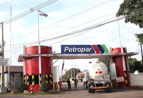 Alertan sobre falsas ofertas laborales para Petropar - Radio Imperio 106.7 FM