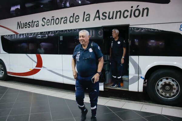 La Albirroja Sub 23 emprendió el viaje a Venezuela para disputar el Preolímpico