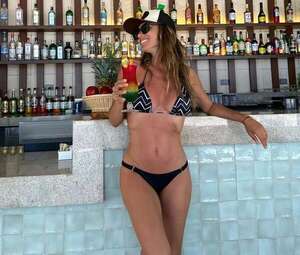 Pampita Ardohain cumple 46 años y luce mejor que nunca: ¡Mirá sus fotos en bikini! - Gente - ABC Color