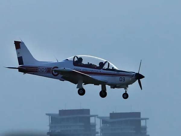 Vuelos de entrenamiento en base aérea de Luque continúan hoy - Nacionales - ABC Color
