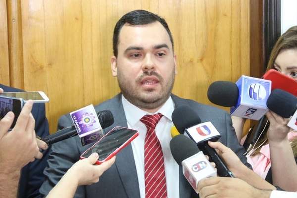 Nepotismo: Remiten primer informe a Fiscalía sobre funcionarios denunciados