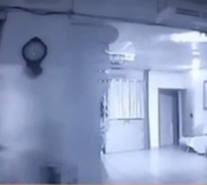 Encapuchados robaron dinero y armas en el microcentro de CDE - Paraguay.com