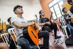 Comienza el Taller de Guitarra Clásica en el Centro Municipal de Arte de Encarnación