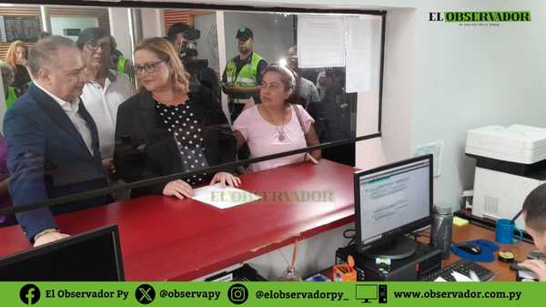 Presentan denuncia por nepotismo en el Congreso y repudian tibieza de Fiscal General