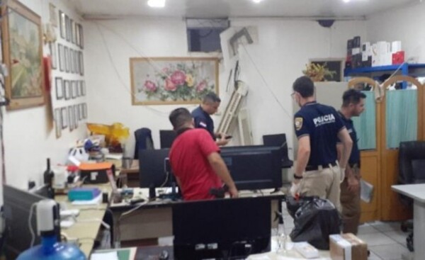 Banda de delincuentes roba caja fuerte de restaurante oriental