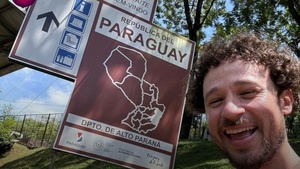 «Luisito comunica» se fue con un bajón de Paraguay
