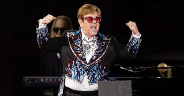 La Nación / Elton John consigue el “Grand Slam”