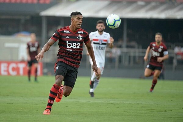 Versus / ¿Por qué Orlando Berrío no pudo arreglar con Olimpia ni Cerro?