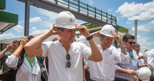 La constructora de Aña Cuá ya usó USD 180 millones del presupuesto, pero pide "recomponer" el contrato por la indefinición argentina