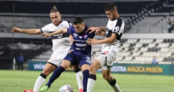 Versus / Carlos Arrúa jugará en Olimpia en la temporada 2024