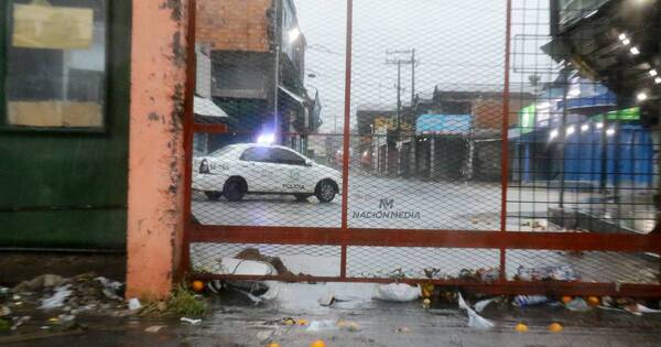 Diario HOY | Acusado por violencia familiar, acribillado a balazos en mercado: hallan auto de los pistoleros