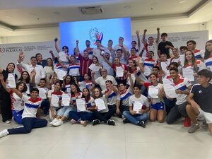El gobierno entregó becas a 76 atletas de 18 disciplinas - La Tribuna