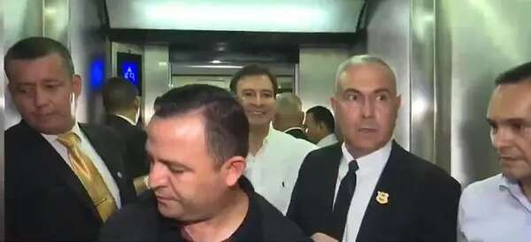Organización Somos Anticorrupción denunció a Alliana, Latorre y Ovelar por los casos de nepotismo descubiertos - Política - ABC Color