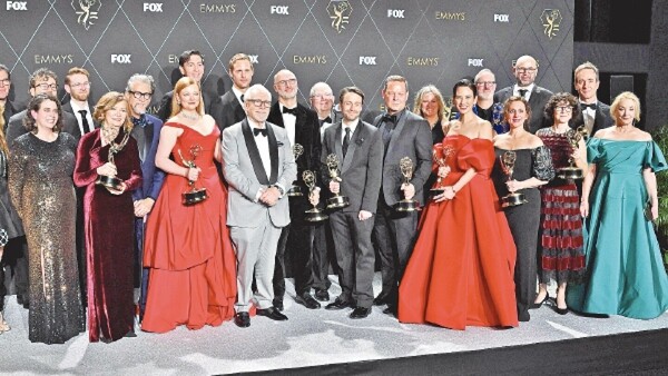 Succession, The Bear y Bronca arrasan en los Premios Emmy