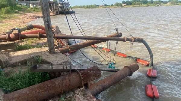 Concepción: Essap capta agua con motobomba sumergible ante bajante del río Paraguay - Nacionales - ABC Color