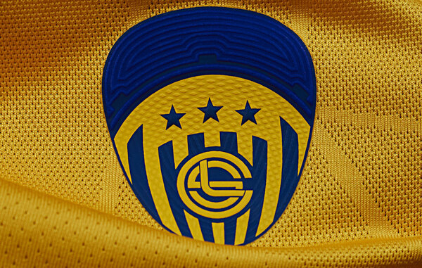 Versus / Luqueño muestra su nueva piel en honor a su "gran hinchada"