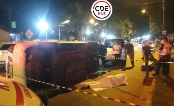 Hombre muere arrollado tras tirarse frente a un automóvil