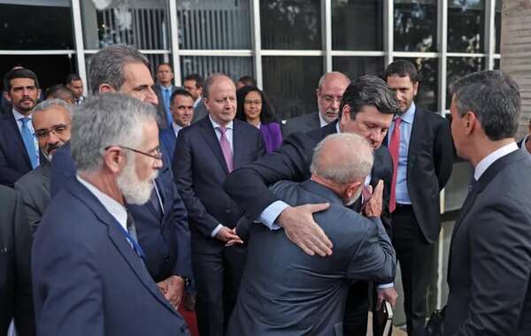 Paraguay plantea tarifa para crear fondo por más de US$ 2 mil millones anuales - Economía - ABC Color