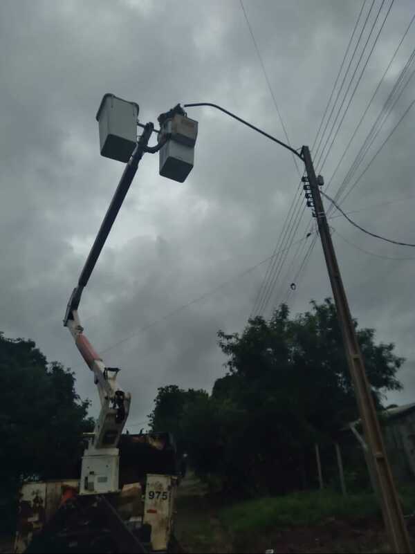 Temporal causa inconvenientes en el suministro eléctrico de la ANDE
