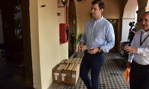 Senado retrocede en la compra de computadoras