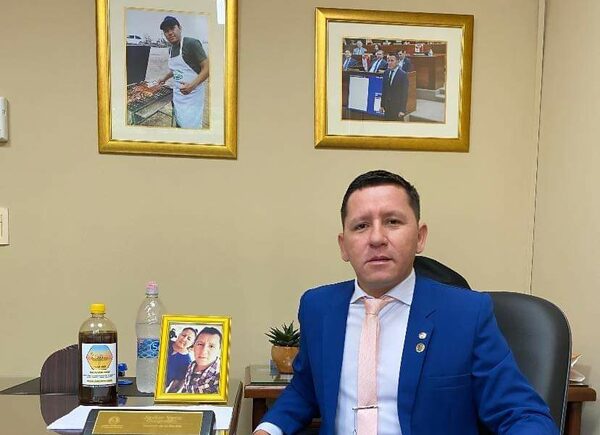 Senador “Chaqueñito” anunció que se retira de las redes