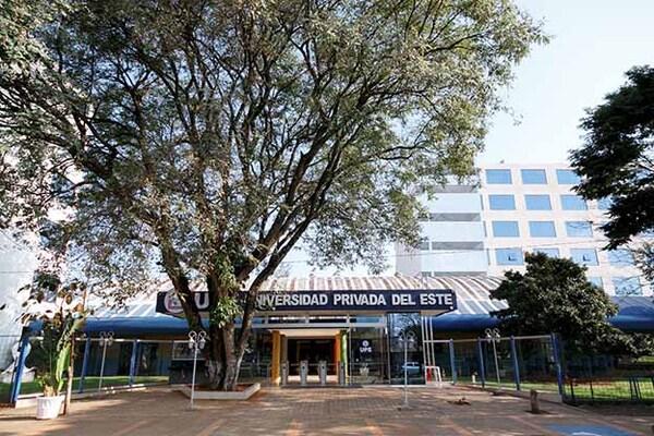 Universidad Privada del Este lanza convocatoria 2024 para diferentes carreras | DIARIO PRIMERA PLANA