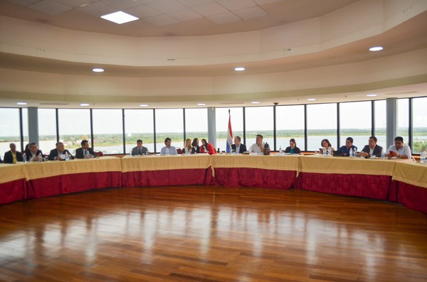 Autoridades y gremios debaten respecto a un sistema impositivo enfocado al sector agropecuario - MarketData