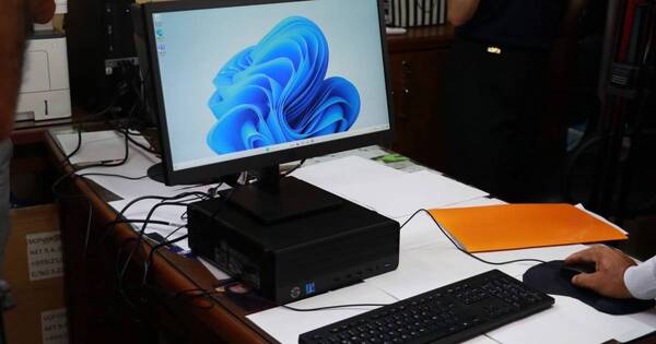 La Nación / Senado canceló la compra del segundo lote de computadoras