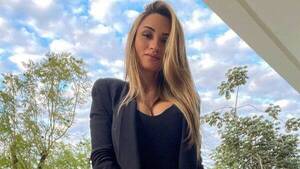 ¡Doña del arquero cerrista Jean Fernandes se muestra al natural!