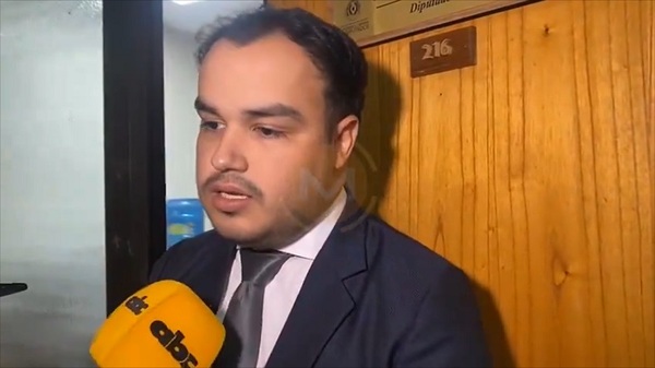 Orlando Arévalo tiene de asesor a su yerno en Diputados - Noticias Paraguay