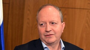 Ministro de Economía y Finanzas aborda desafíos en la caja fiscal y plantea la necesidad de reformas