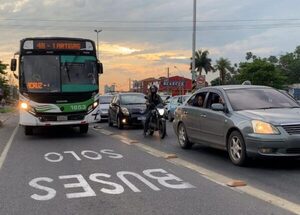 Aplicarán multas a conductores que no respeten el carril único en la exruta Transchaco