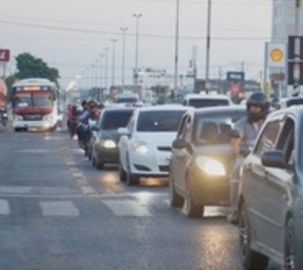 Aplicarán multas a conductores que no respeten carril exclusivo en la - Paraguay.com