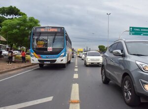 Multa por no respetar carril exclusivo de buses en ruta Transchaco rige desde el lunes · Radio Monumental 1080 AM