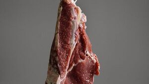 Imputan y ordenan prisión de ciudadano argentino por robar carne