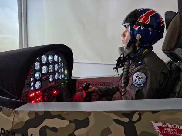 Grupo Aerotáctico de la Fuerza Aérea Paraguaya cuenta con simulador de vuelo