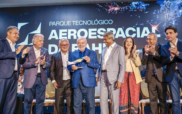 Lula da Silva firma un acuerdo para construir un parque tecnol贸gico aeroespacial en Brasil - Revista PLUS