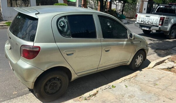 Disparan contra un auto estacionado frente a la vivienda de un gestor en Loma Pyta - La Tribuna
