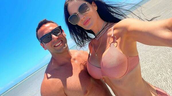 [VIDEO] ¡Lourdes Arévalos pela un cuerazo al llegar a sus 4 décadas!