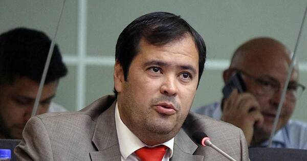 La Nación / Gamarra planteará ante Honor Colorado pedido de juicio político al subcontralor