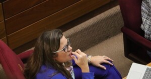 El oficialismo desliza un posible juicio político a Camilo Benítez por "blanquear" a un asesor de Kattya