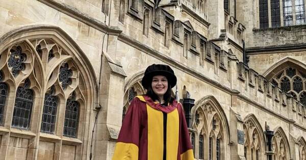Diario HOY | Se gradúa en el Reino Unido la primera mujer paraguaya con PhD en Matemáticas