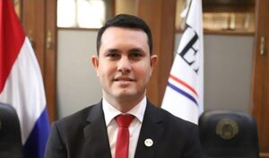 Hernán Rivas habría utilizado documento falso para obtener matrícula de abogado