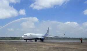 Llegó el vuelo inaugural de aerolínea estatal boliviana que conecta Asunción con Santa Cruz  - Economía - ABC Color