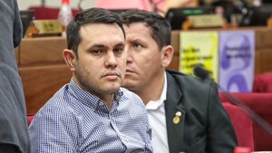Imputan a Rivas por título falso y desafuero será gran desafío
