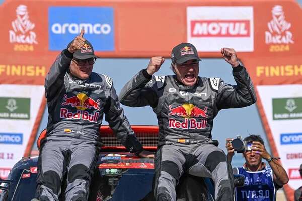 La leyenda Carlos Sainz firma su cuarto Dakar a los 61 años - ABC Motor 360 - ABC Color