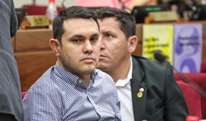 Imputan al senador Hernán Rivas por título falso y desafuero será desafío mayúsculo en el Senado